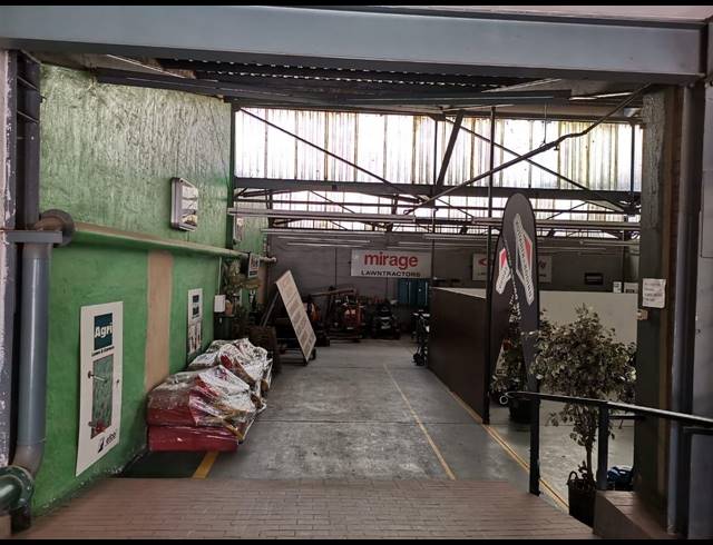 3,228M² WAREHOUSE FOR SALE IN HERIOTDALE